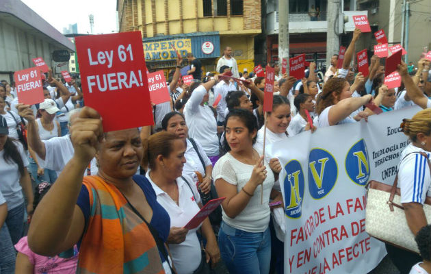 Panameños marchan contra proyecto sobre sexualidad en las escuelas