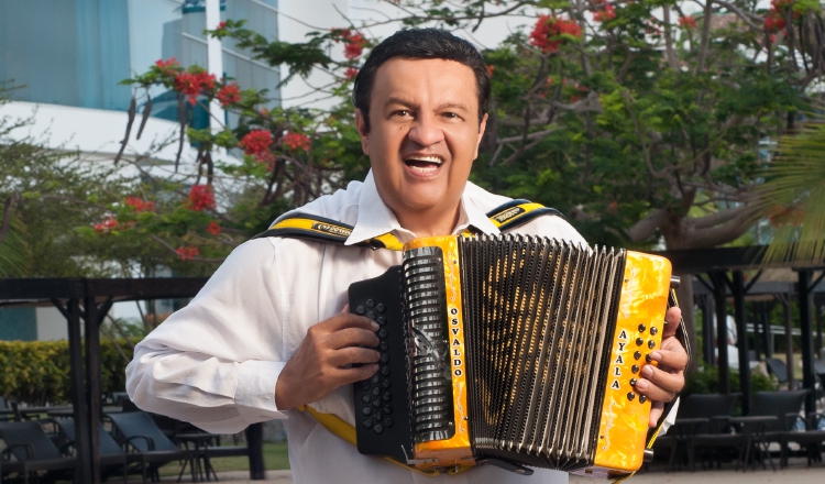 Osvaldo Ayala celebra 50 años de carrera Panamá América