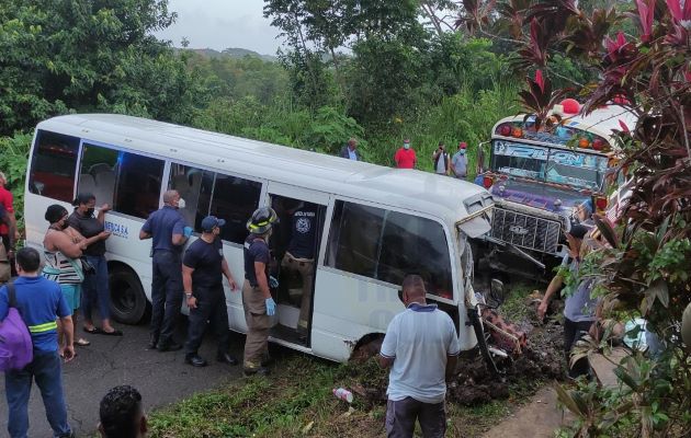 Una triple colisión deja dos personas heridas en el sector de Puerto