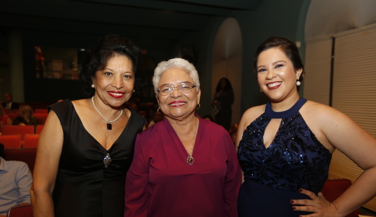 2.  Griselda López, Margarita Vásquez y Alexandra Howard.