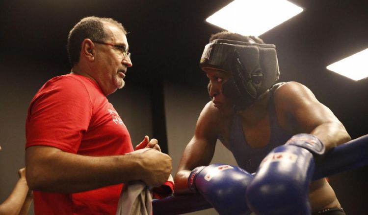 Atheyna Bylon trabaja con su entrenador Jesús Martínez. @fedebop