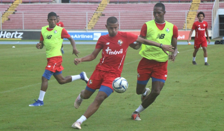 El equipo sub-23 panameño ha estado entrenando en el estadio Rommel Fernández. @Fepafut