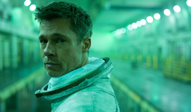 Brad Pitt  en 'Ad Astra' es un astronauta que viaja a los confines del sistema solar.  https://www.latercera.com/