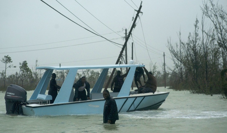 Las inundaciones devastaron miles de hogares y hospitales en los Áticos.