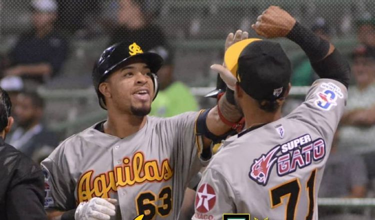 Edmundo Sosa (63) juega pelota invernal con las Águilas y en las Grandes Ligas, lo hace para los Cardenales de St. Louis. Foto @Aguilasbbc