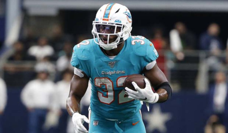 Kenyan Drake llega proveniente de los Dolphins de Miami. Foto AP