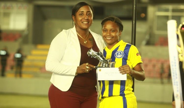 Erika Hernández ha anotado más de 100 goles en su carrera. Anayansi Gamez