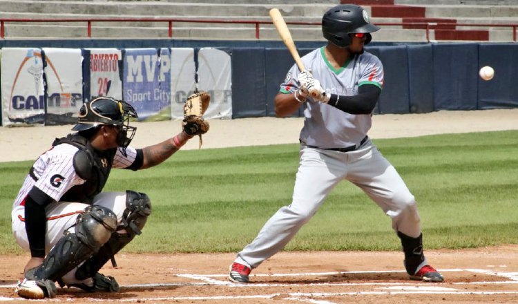 Astronautas se impuso Águilas en semifinales. @Probeis