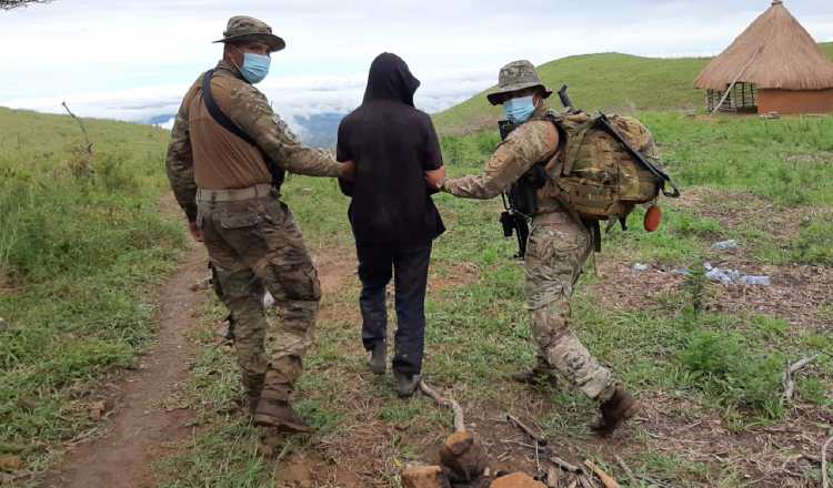 El presunto líder religioso fue capturado en Piedra Fogón, en Ñürüm,  comarca  Ngäbe-Buglé. Foto Melquiades Vásquez. 