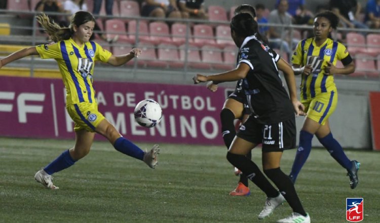 El fútbol femenino arrancará en noviembre. Foto:EFE