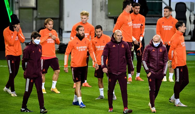 Equipo de Real Madrid en los entrenamientos. Foto:EFE