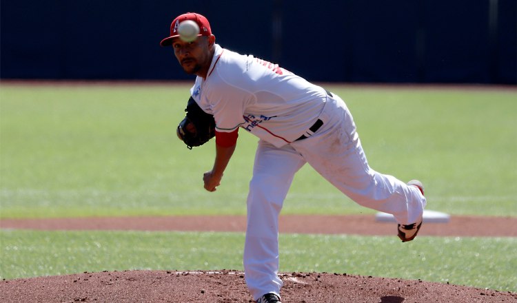 Davis Romero en la pasada Serie del Caribe realizada en Puerto Rico. Foto:EFE