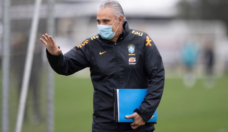 Tite en un entrenamiento de la selección brasileña. Foto:EFE