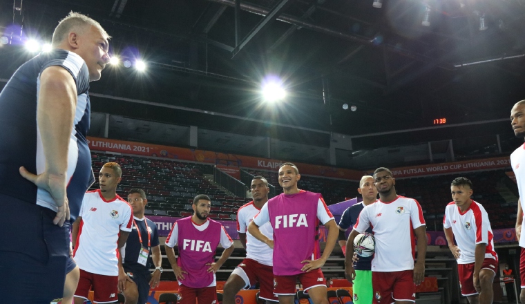 Jugadores panameños en los entrenamientos en Lituania. Foto: Fepafut