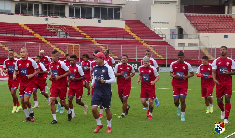 Los jugadores  de la liga local, algunos legionarios realizan microciclos en el estadio Rommel Fernández. Foto:Fepafut