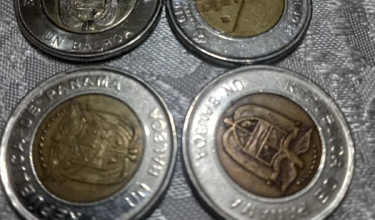 Monedas de un Balboa que representan un ahorro al Estado, debido a que duran más que los billetes de un dólar de Estados Unidos. Francisco Paz