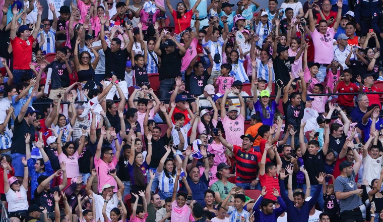 Fanáticos, presentes en el partido entre Inter Miami y Sporting. Foto: EFE 