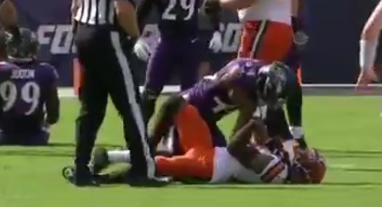 Polémica por la acción entre Marlon Humphrey y Odell Beckham. Foto Captura