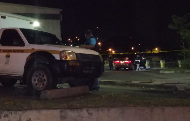 Dentro del auto, en Arraiján, fue encontrada una cantidad no determinada de dinero. Foto: Eric Montenegro.