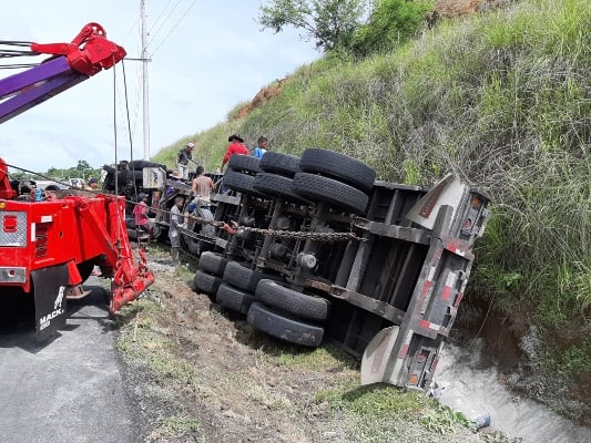 Los vecinos informaron que en ese punto se han dado lamentables hechos, ya que varias personas han perdido la vida. Foto/Melquiades Vásquez