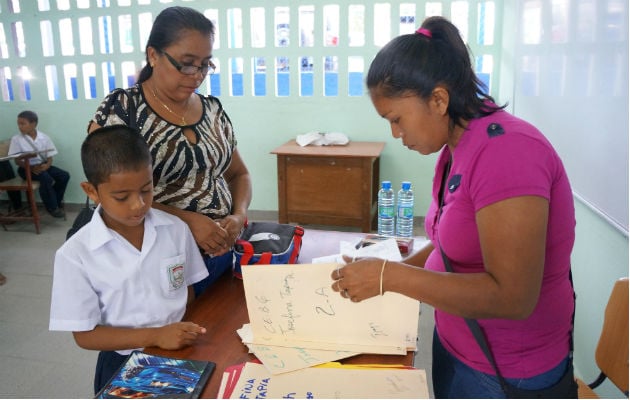 La Beca Universal pasará a llamarse bono escolar y se reitera que es para evitar la deserción escolar.