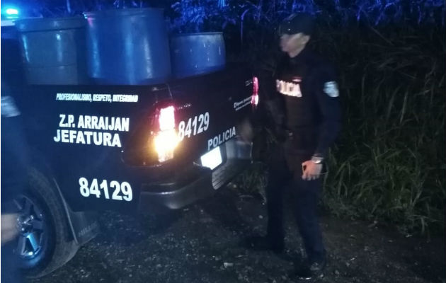 La Policía Nacional realizó el transporte de agua en tanques. Foto: Eric A. Montenegro. 