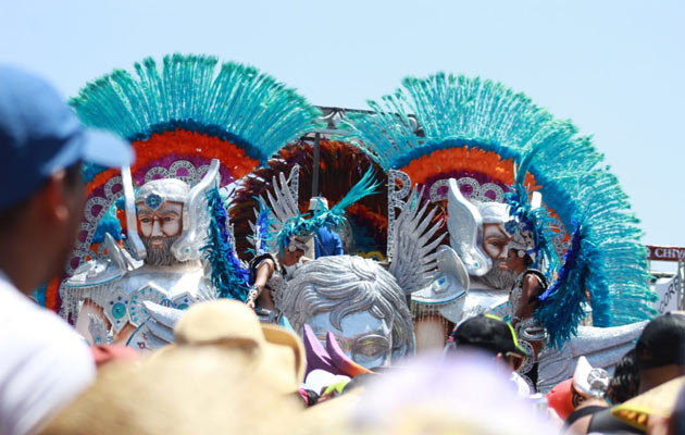 La reina de Calle Abajo de La Tablas Thalia Villaláz, salió con sus mejores galas. Foto/Thays Domínguez