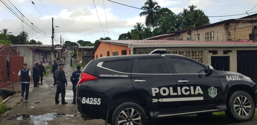 Las unidades policiales rodearon rápidamente el área, hubo dos capturas. Foto/Diómedes Sánchez