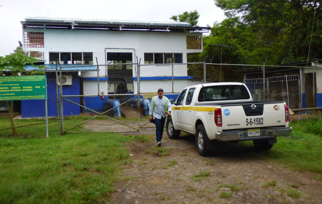 Personal técnico de la institución evalúa la situación en Chitré. 