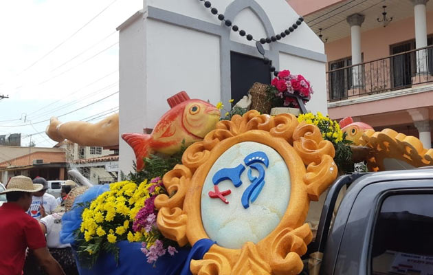 Con un desfile con las 23 parroquias del área se clausuró la pre jornada de la juventud en Azuero. Foto/Thays Domínguez