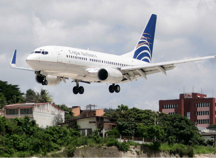 El avión sufrió un desperfecto que provocó que el piloto al mando aterrizara de emergencia en México. Foto: Redes sociales.