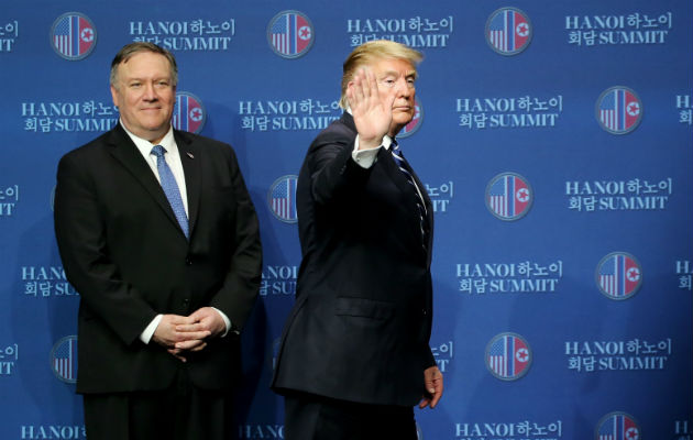 Kim le ofreció desmantelar el centro de investigación nuclear de Yongbyon, donde produce su combustible para bombas atómicas, pero a cambio pidió un levantamiento de sanciones que Washington consideró inaceptable.