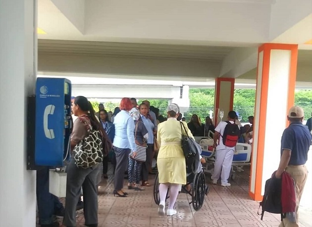 En aproximadamente todos los pacientes y personal fueron desalojados del Hospital San Miguel Arcángel.