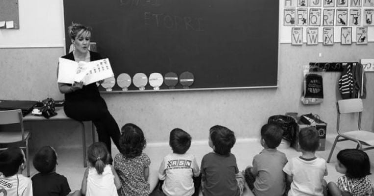 La educación es una de las actividades de alto relieve con las cuales podemos transformar a las personas. Foto: EFE. 