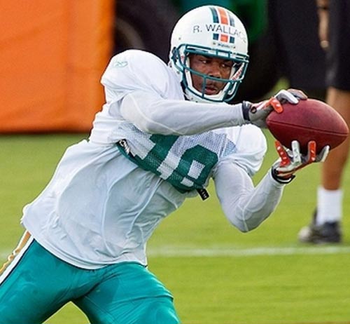 Roberto Wallace ya es un Dolphins