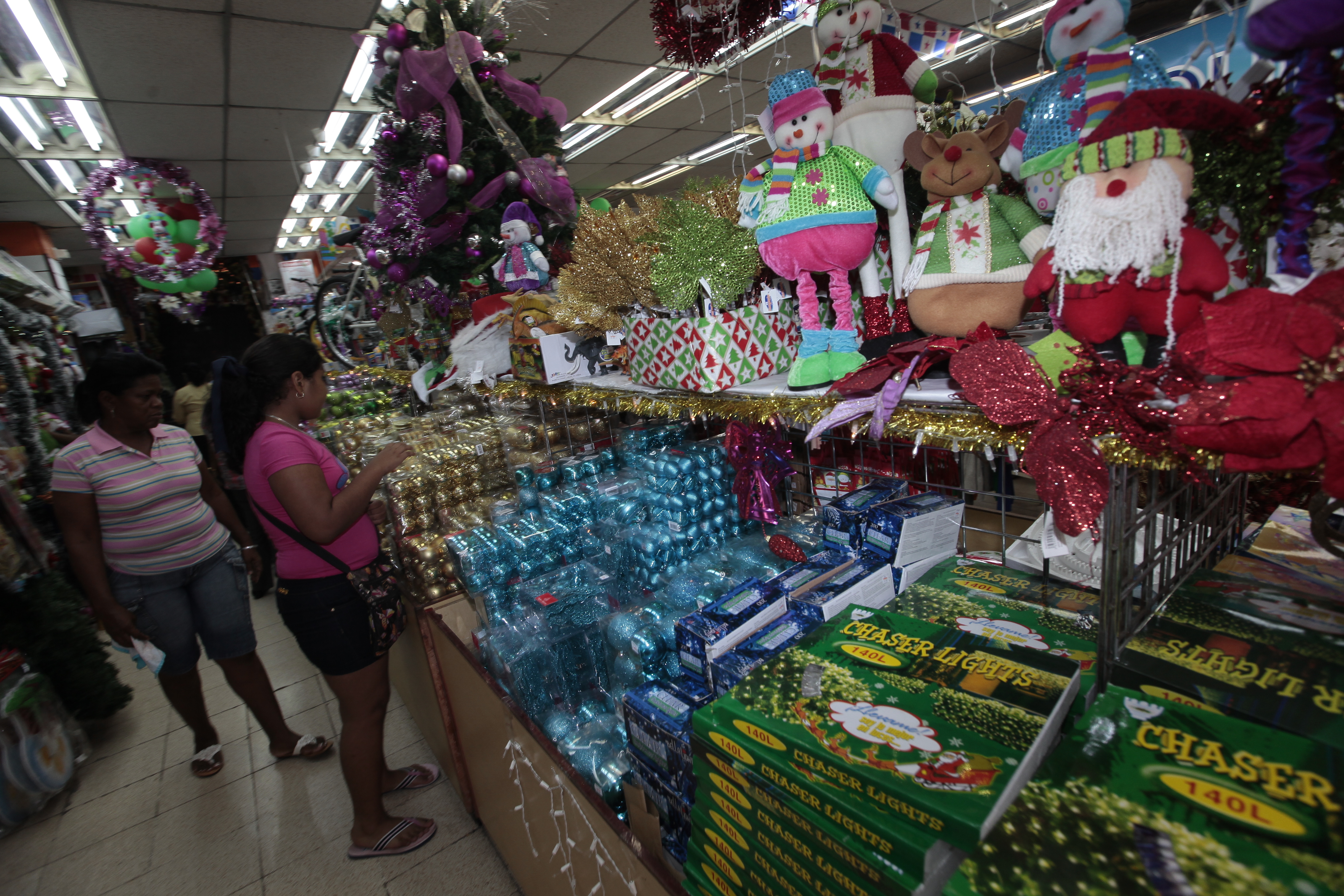 Toneladas De Artículos De Navidad Pasan Por Aduanas Panamá América 2060