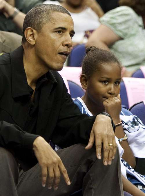 Obama acude a un partido de baloncesto de su hija Sasha Panam