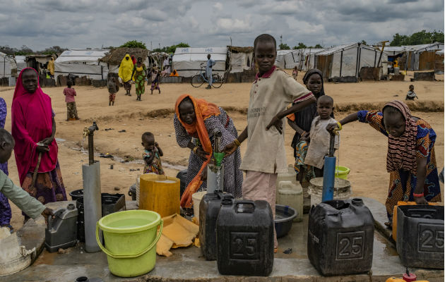 La aldea de Konduga es sede de un campamento para decenas de miles que huyen de la guerra con Boko Haram. Foto/ Laura Boushnak para The New York Times.