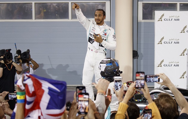 Hamilton trata de acercarse a la cima.