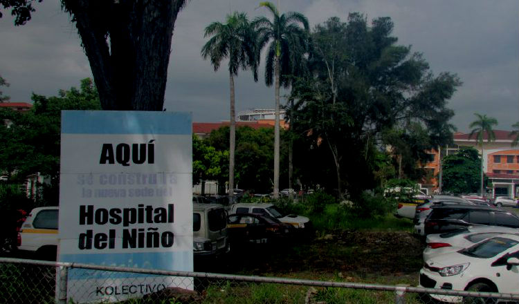 El terreno se utiliza como estacionamientos por el momento. Cortesía