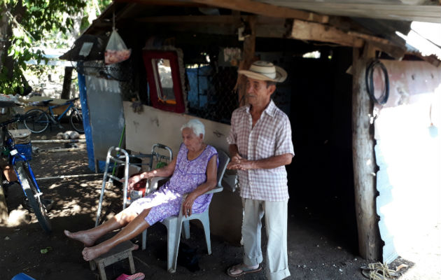  Viven en un improvisado refugio de zinc y madera. Foto. Thays Domínguez.