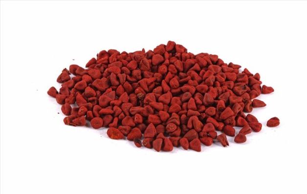 En las extracciones realizadas de las hojas de achiote (Bixa orellana), se han obtenido sustancias químicas que hacen posible su utilización como planta medicinal.  La presencia de esteroides en las hojas del achiote sugiere que son los responsables de las propiedades antinflamatorias que la medicina popular le atribuye para usarla como antirreumático y para las inflamaciones de la próstata. Asimismo, debido a la presencia de flavonoides, se utiliza como efectivo diurético que actúa sobre el sistema urogeni