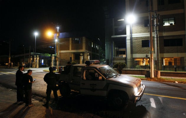 Policía salvadoreña busca a varios militares prófugos. Foto/EFE