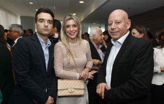 5.  Esteban Barrientos, Ángela Benedetti y Jairo Castaño. 