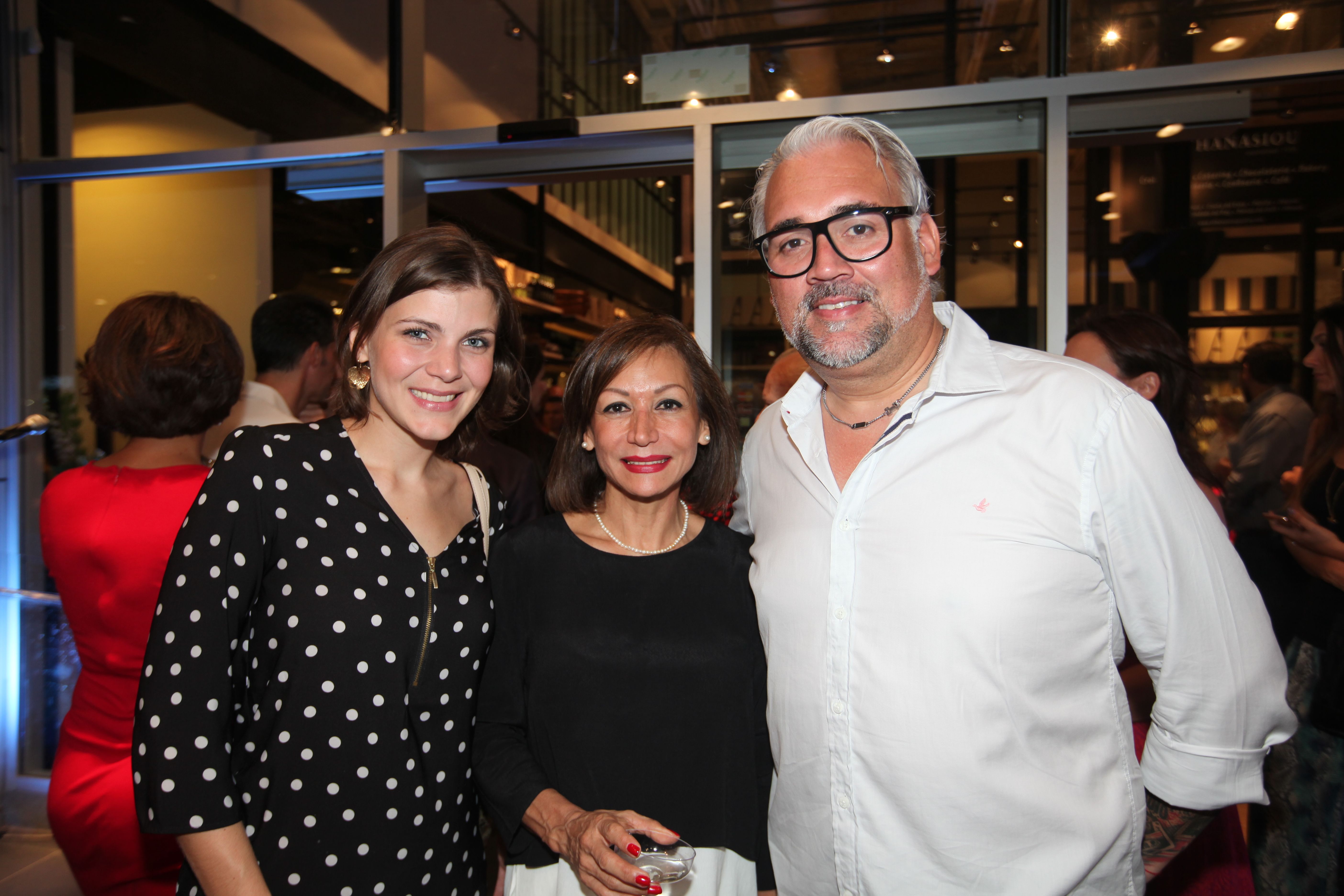 4. Marian Zuppicchini, Joana Ortiz y Ricardo Van Praag. 