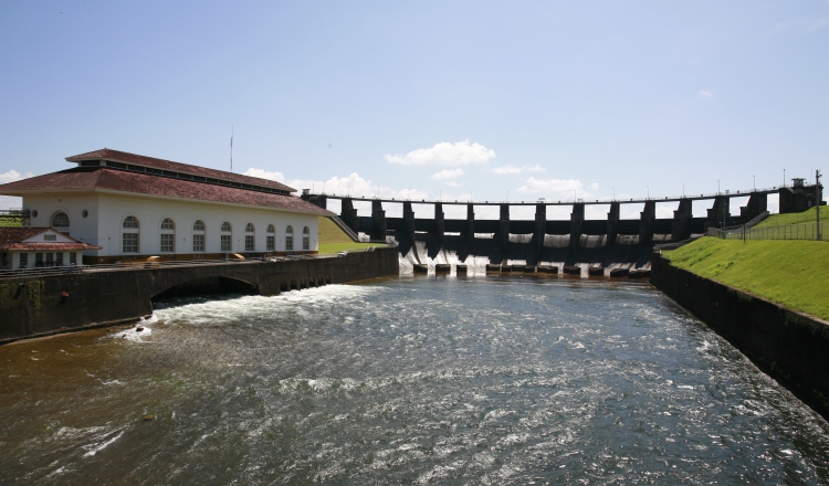 Canal ampliado incorporó  tres proyectos importantes para garantizar su funcionamiento y  el agua potable. /Foto Archivos