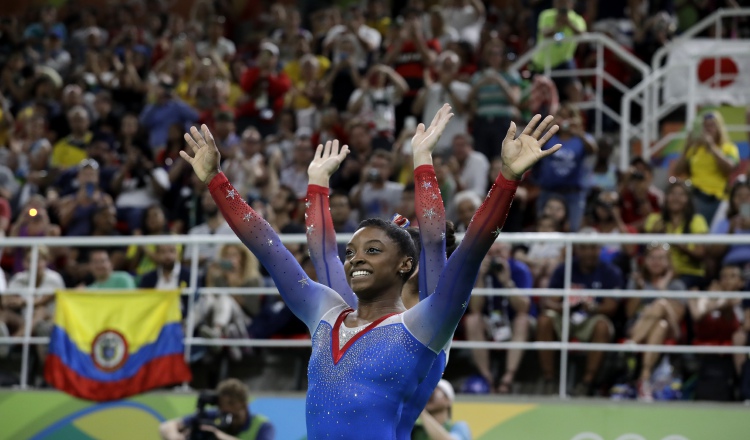 Simone Biles se retiró satisfecha con su trabajo. /Foto AP