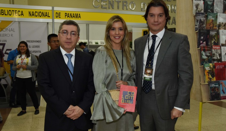 3. Miguel Gómez, Ángela Benedetti y Juan Fernández.  