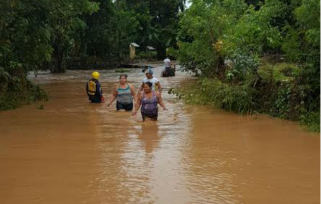 Severa inundación. Foto: Mayra Madrid.