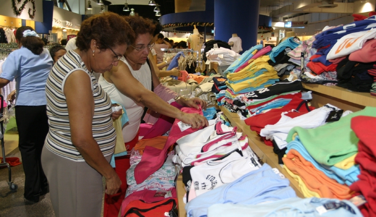 Textiles: Cuatro son los productos textiles que se les ha aumentado el impuesto, según el decreto, de 15% a 30% más 7% de ITBMS, lo que podría reducir las importaciones de seguir la medida.